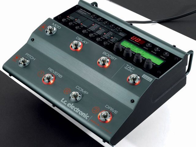 A one-stop floor processor for guitarists